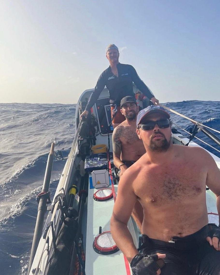 army_ocean_row's tweet image. Overnight, the Atlantic Guardsmen hit yet another mammoth milestone… less than 1,000NM to go!!! They are closing in on Antigua.  @ArmyAdvTrg @ArmySportASCB @Army_Engagement @ArmyinScotland