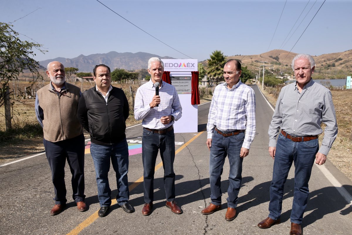 De los 82 caminos que estamos rehabilitando con el programa #CaminosDelSur, 17 están concluidos, 36 se encuentran en proceso y 29 están por iniciar.
