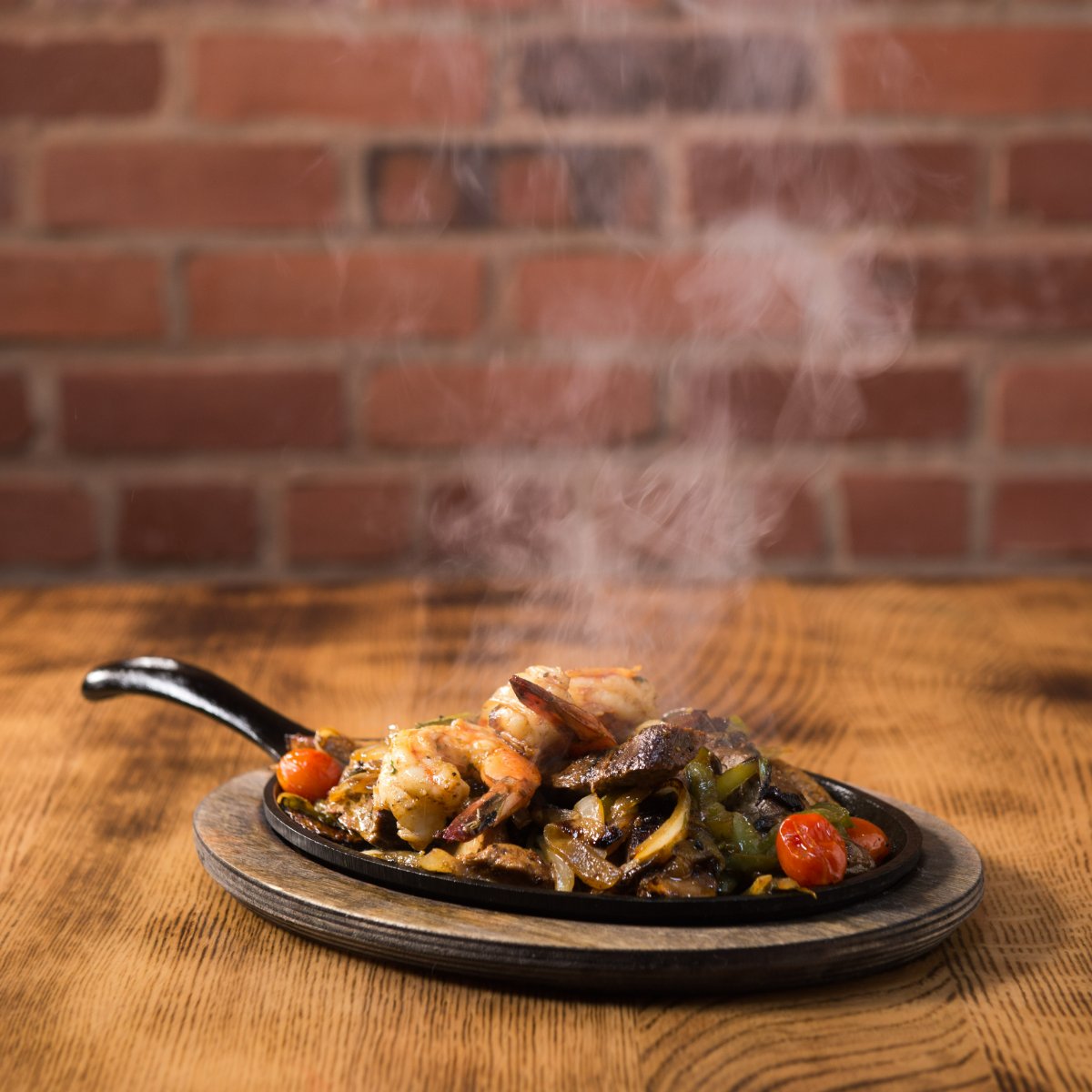 Cold weather days are here, Ellicott City. We'd love to warm your heart and stomach up with a little spice and loads of authentic Mexican flavors. #SteamyFajitas