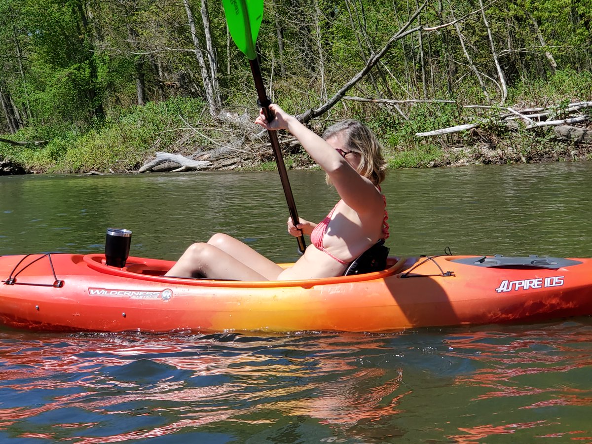 bikinigabby's tweet photo. How I get through winter? Think about last summer! Who enjoys kayaking? 
#kayaking #rivercruise #BikiniFitness #bikinimom #wickedweasel https://t.co/R6KgbULXg1