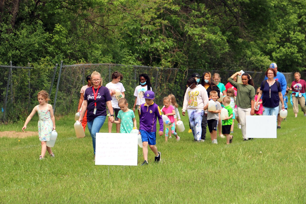 Last spring, #SalemHills held a Water Walk for last year's <a href="/h2oschools/">H2O for Life</a> service learning project. The funds they raised brought a source of clean water to a school in rural Nicaragua. The school sent a thank you to Salem Hills. WATCH: h2oforlifeschools.org/projects/1163/…