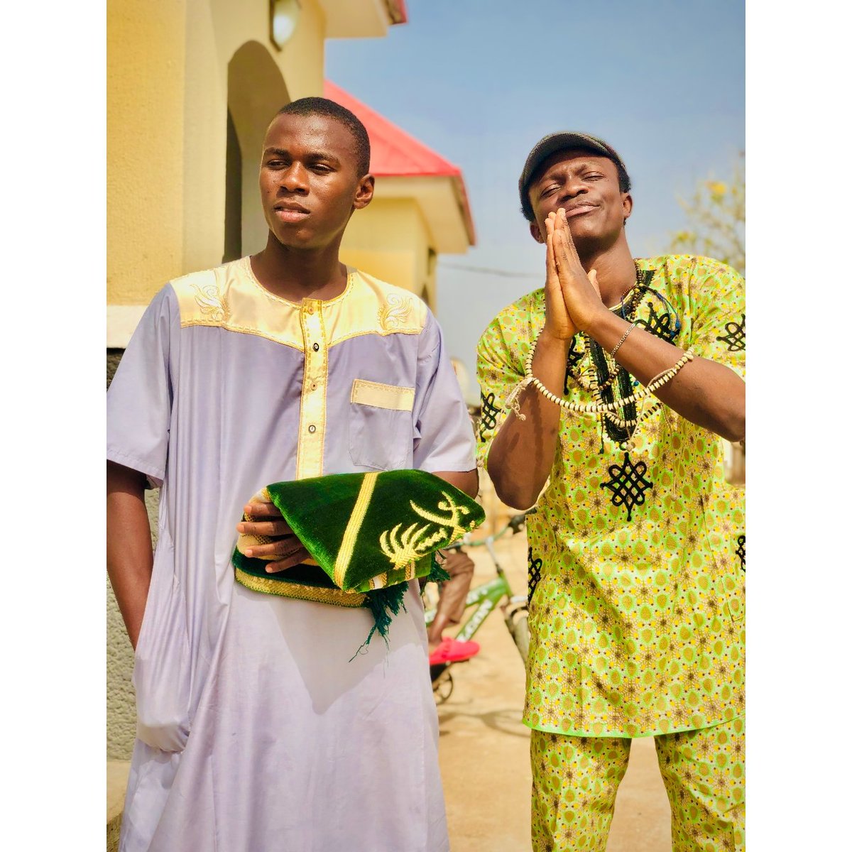 sadiqbee01's tweet photo. Normally na God day run am for me https://t.co/ayXMOP6GhF
