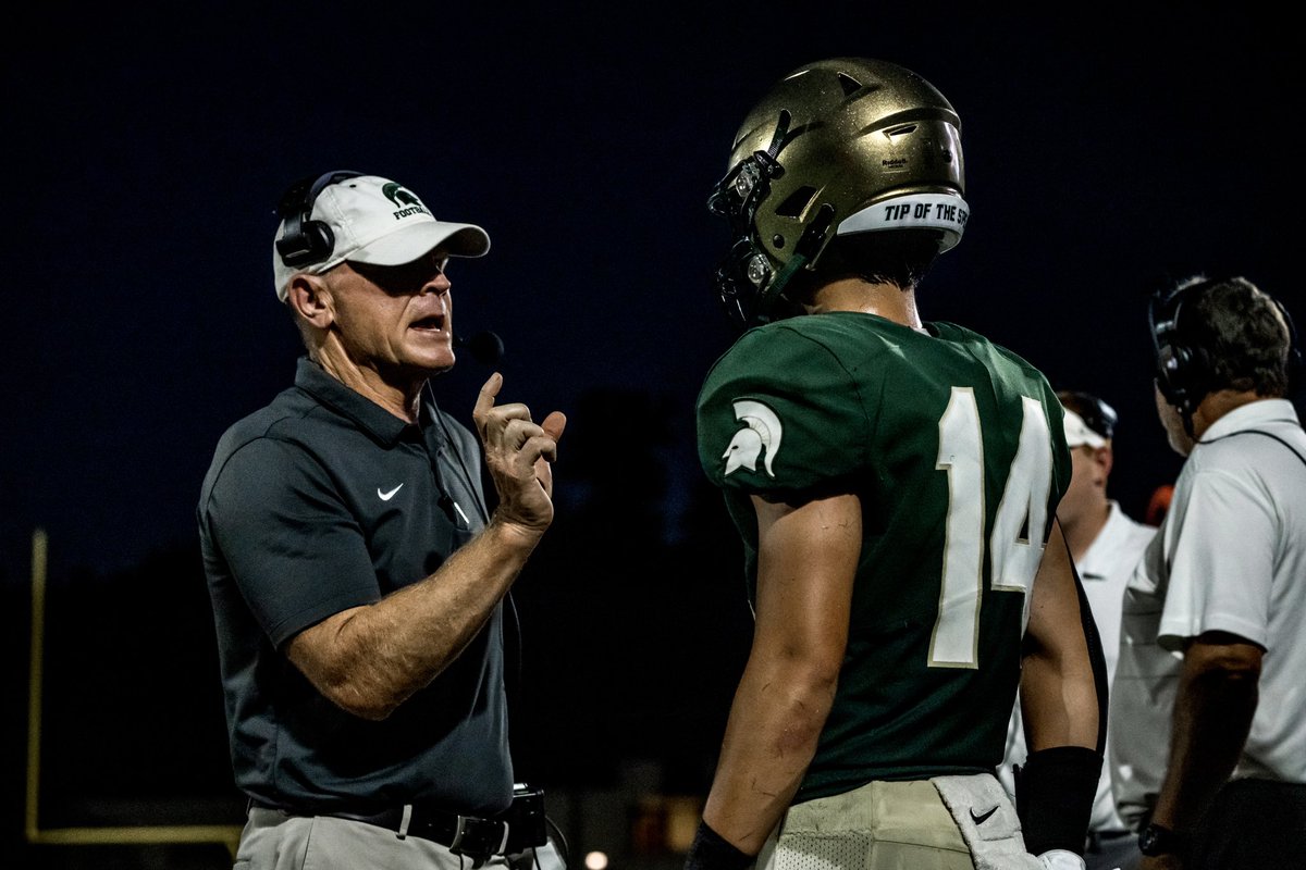HallTechSports1's tweet image. 📸🔥What a great run last season. @MtnBrookFTBL @RecruitMtnBrook 

@YeagerSpartanFB @CoachEasley_ @JacksonBeatty3 @_colegamble 

(📸@PhotoThreat)