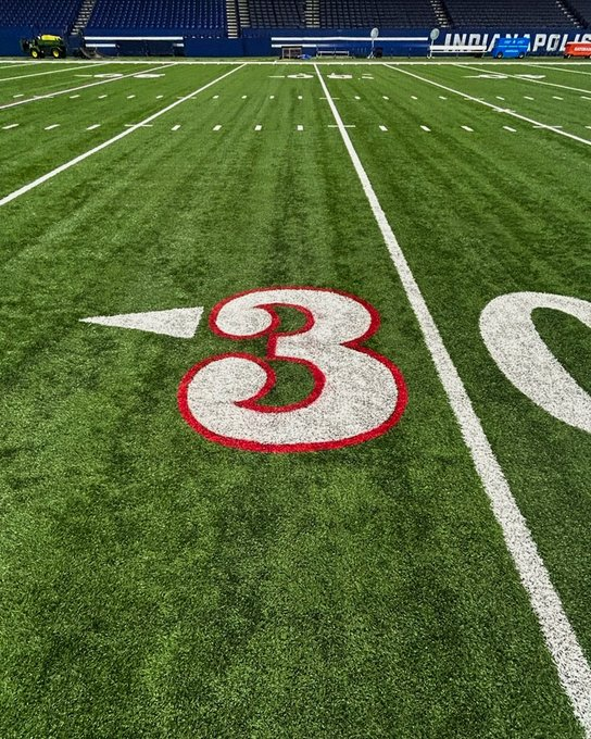 JimIrsay's tweet photo. On our field this Sunday...❤️ https://t.co/WsjqvgvLIh