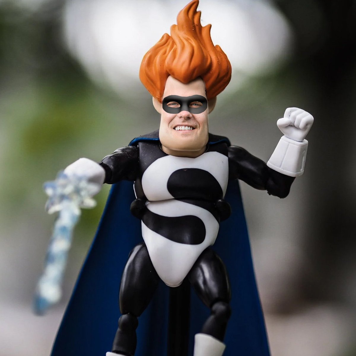 TimbreOfTheVoid's tweet photo. "I nominate Donald Trump" Headass https://t.co/YgnqjeHuxY