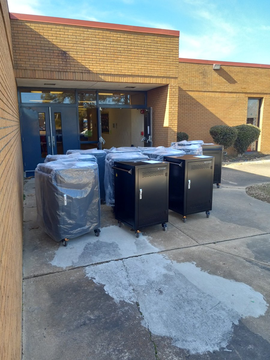 FCPS Technology Dept. tweet media