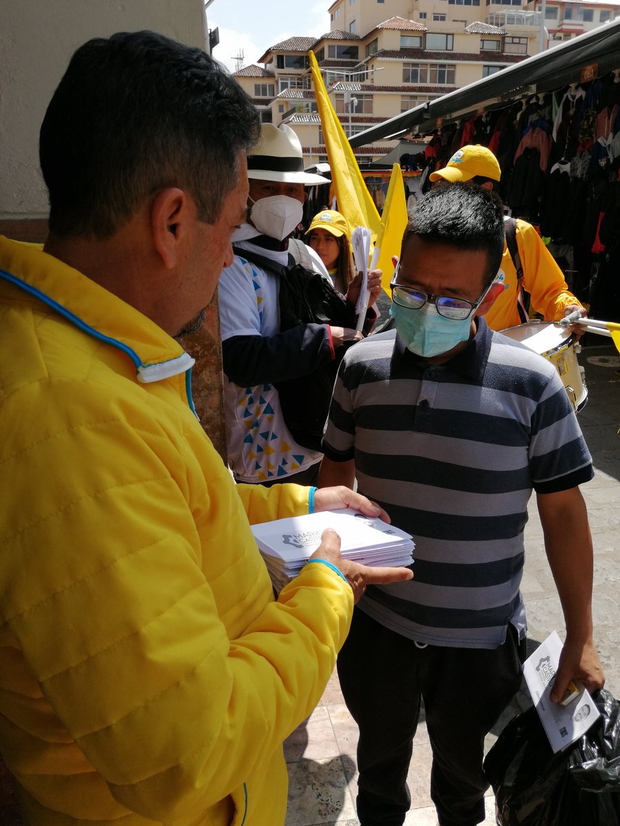 MarioVCastroQ's tweet photo. Nos conmovió conocer relatos de adultos mayores y personas con discapacidad, su  falta de oportunidades laborales y de atención. En los comercios, nos cuentan sus falencias, también vinculados con seguridad.
#MarioCastroAlcalde https://t.co/qfzGhQUkyA