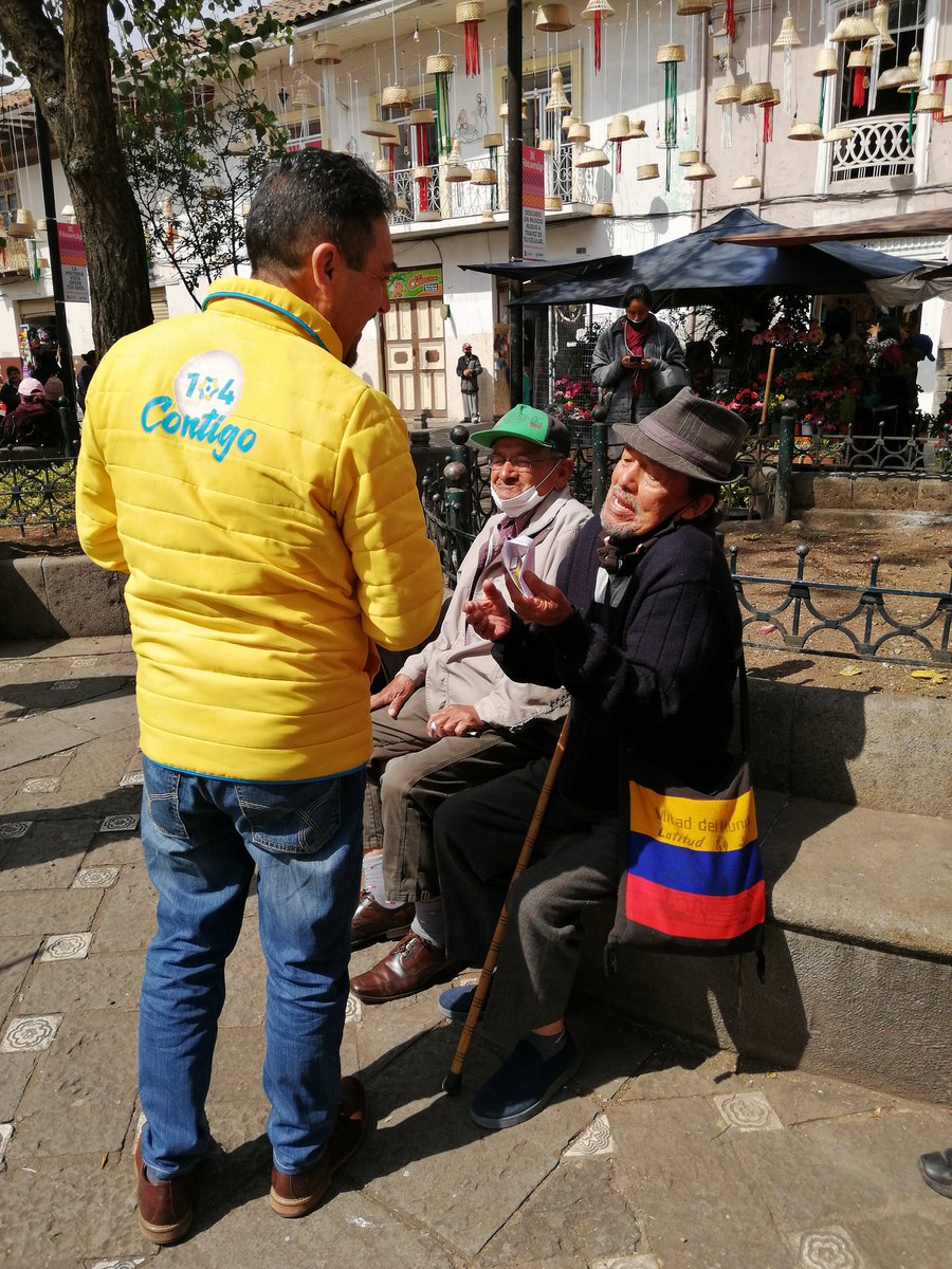 MarioVCastroQ's tweet photo. Por ellos, por #Cuenca y nuestra gente vamos con todo para crear una #CiudadSegura. 
#MarioCastroAlcalde. https://t.co/bECSJFqu1H