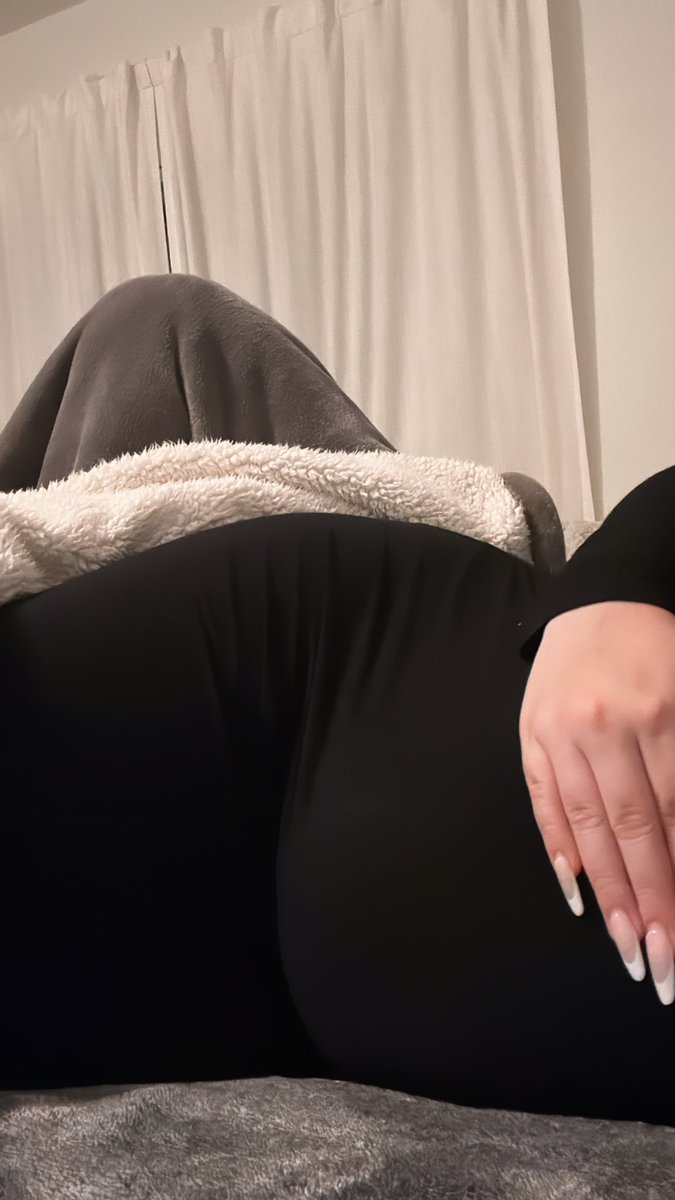giovannamiap's tweet photo. i really built perfect little bones, fingers, and toes from vitamins, candy, chili cheese fries, and water lol🥹 https://t.co/oGkmOS7f0t
