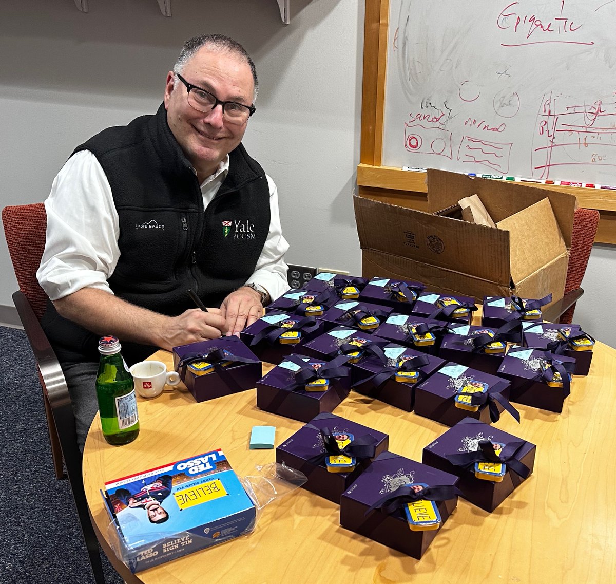 Thoughts while belatedly preparing #NewYear's presents for #KaminskiLab:  
Do NOT believe #naysayers -  2022 was great for science, 2023 can be better - old projects completed, new ones starting, superb technologies - even better, trainees, collaborators, teams!! 🥰🫁🥰 #Believe
