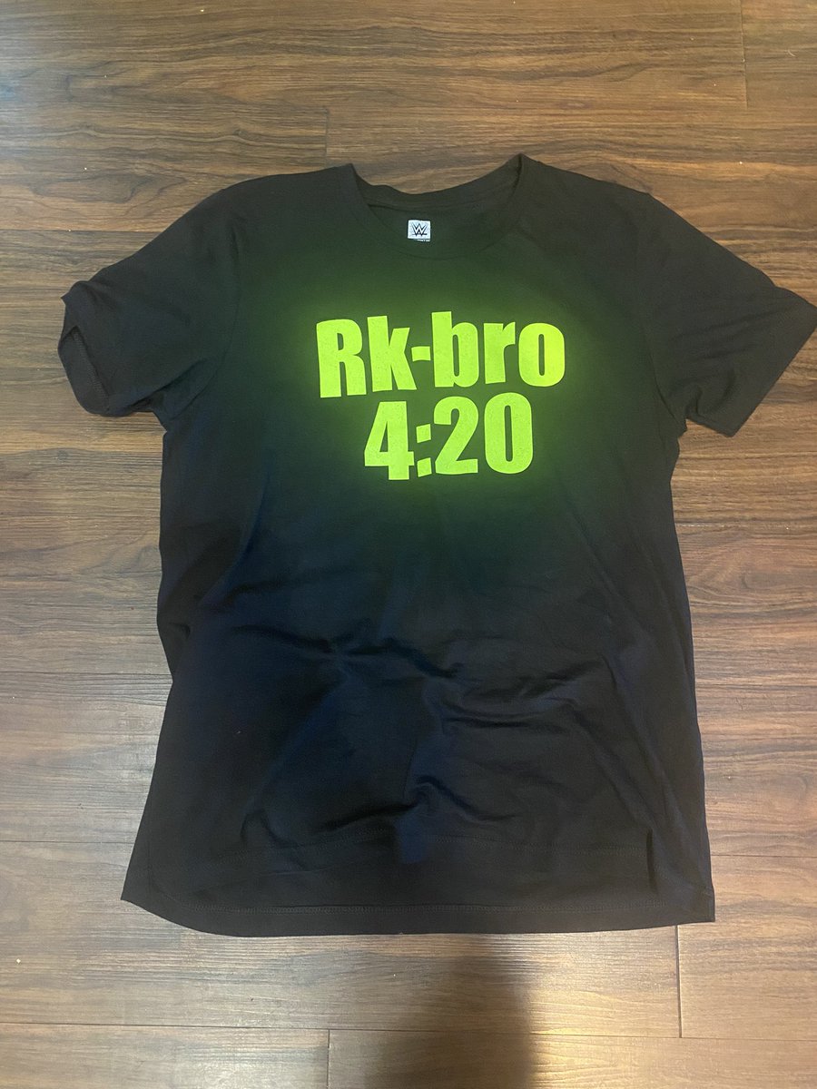 LegendTh3Gr3at's tweet photo. Always Been A Huge Wrestling Fan … but also a Huge Fan Of …. 👉🏿@SuperKingofBros He enjoys Wrestling and Cannabis To Help Him …. 👉🏿With  Recovery After Matches 

#LEGEND #MATTRIDDLE #RKOBRO #420 #cannabis #CannabisCommunity #Mmemberville https://t.co/qc6V4d0tRm