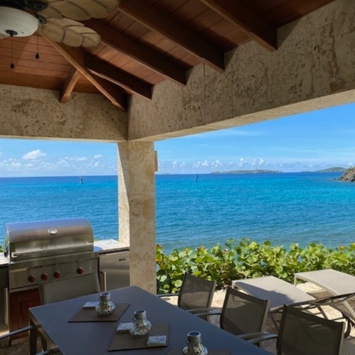 SeaShoreAllure's tweet photo. Fall in love with St. Johns Bay from the comfort of our hotel! We can't wait to welcome you in for a stay. #SeaShoreAllure #USVIStillNice #StJohnsBay #VirginIslands #VirginIslandsGetaway https://t.co/eNeN9BfnvP