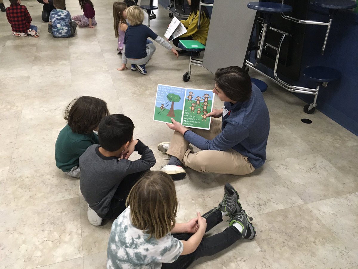 GleasonLakeWPS's tweet photo. High school students share stories they have written and illustrated with our 1st graders! https://t.co/oeIkvBTVhk