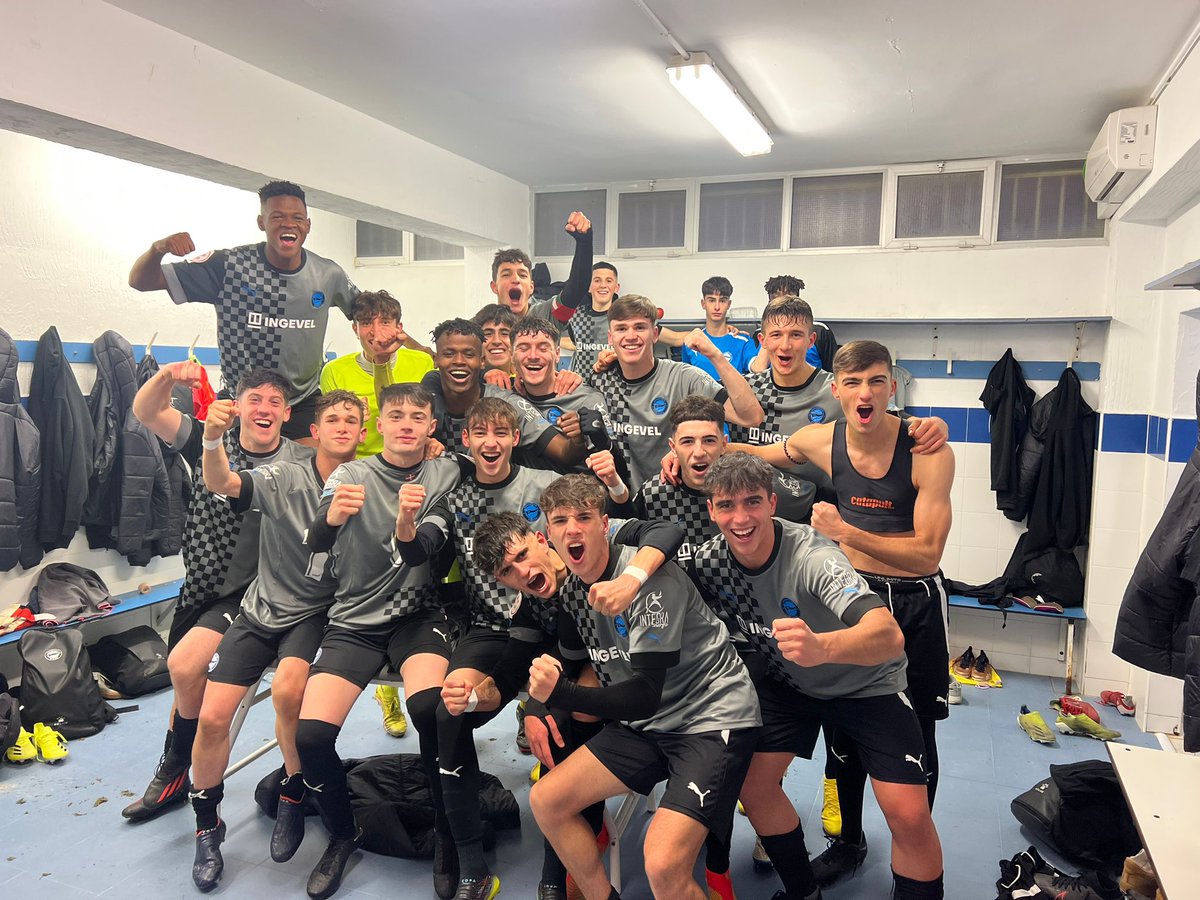 ControlyPase_es's tweet photo. 🚨 El @Alaves gana al @RZcantera y se clasifica para los 1/8 de la #CopaDelRey

⚔ @RZcantera 0-2 @canteraalaves
⚽️ 0-1 - Iñaki Ormazabal | 55'
⚽️ 0-2 - Ander Sánchez | 86'

#CopaDelRey #Juvenil https://t.co/c3k8gIuIed
