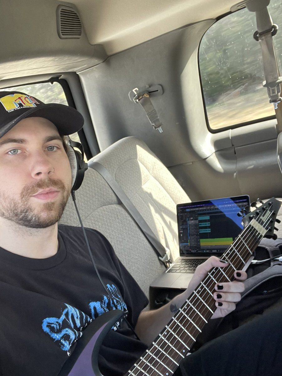 REIGN tweet media