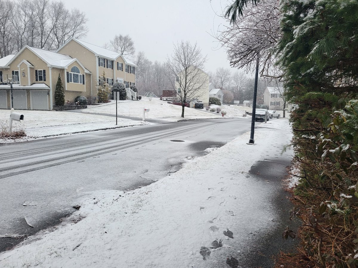 StormchaserJS on Twitter "WX1BOX road ️ on Scotland Heights RD in