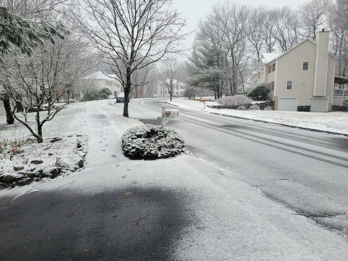 StormchaserJS on Twitter "WX1BOX road ️ on Scotland Heights RD in