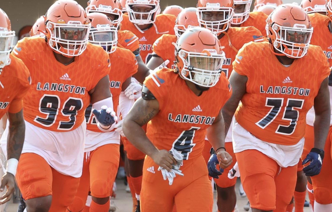 Howard4Blake's tweet photo. After a great talk with @_CoachEmbry I am blessed to receive an offer from Langston University!!🔵🟠 @VikeNationFB @peekintensity https://t.co/AdWFKTGGVO
