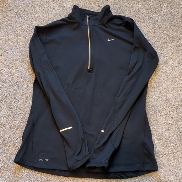 sabrinagafken's tweet photo. So good I had to share! Check out all the items I'm loving on @Poshmarkapp #poshmark #fashion #style #shopmycloset #thenorthface #nike #levis: https://t.co/vCMoYVr19S https://t.co/df0fetS8u1