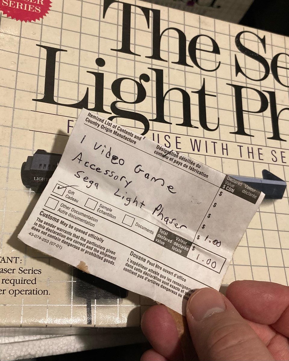 pederjohnsen's tweet photo. 2009, the year I bought a boxed light phaser for just $1 CAD… and then paid over $30 CAD in shipping to get it shipped to Norway 😅
Still, a cool item to own in the collection!
#sega #mastersystem #lightphaser https://t.co/oTpo86Z0q2
