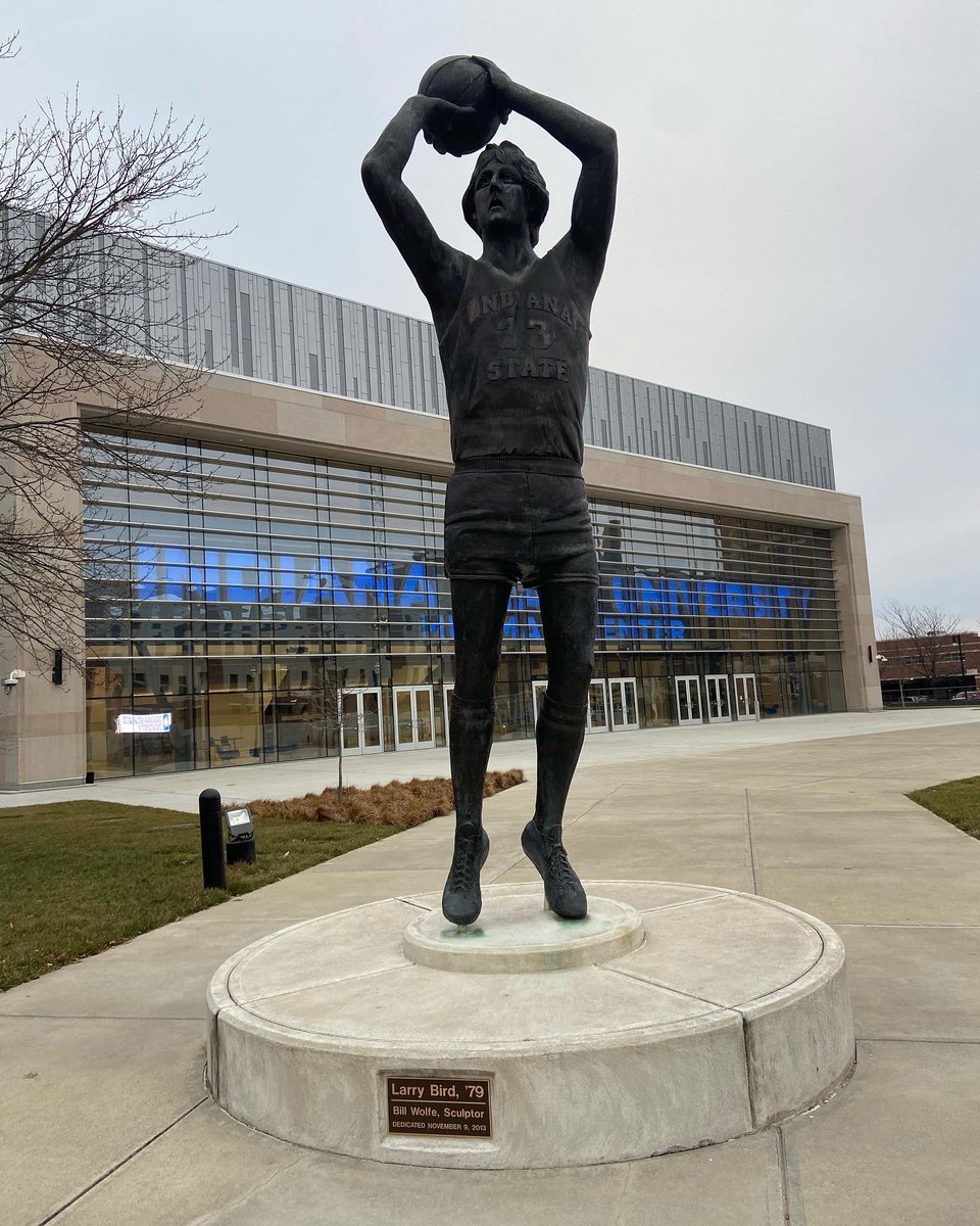 Bama26Point2's tweet image. Ran around the @indianastate campus in Terre Haute this morning * parked at the sculpture of the legend @LarryBirdDaily and got in 5 sunrise miles #running #runtraining  #running #sycamores