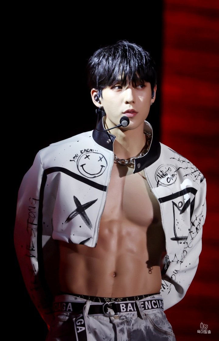 2009. Minhyuk (HUTA) / BTOB