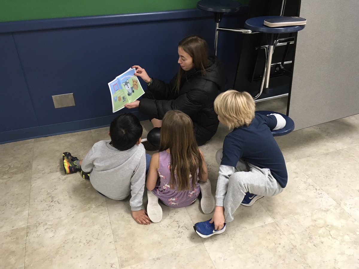 GleasonLakeWPS's tweet photo. 1st graders love listening to the stories the juniors and seniors created! https://t.co/DdaXsanWcF