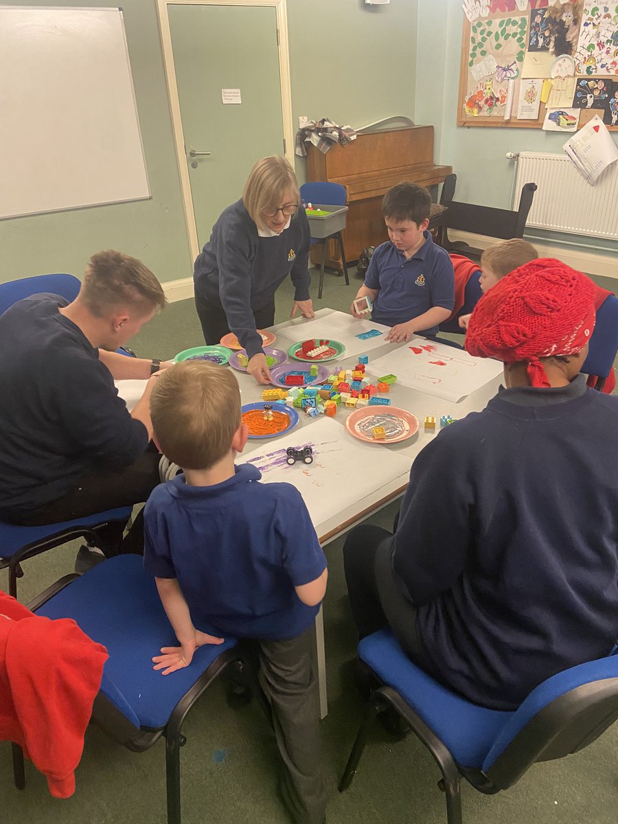 59ManchesterBB's tweet photo. We are back after a lovely Christmas break and following the new spring programme. Anchors have been painting with Lego, juniors looked at emotions “exploding with anger”, Company did their bucket lists and seniors looked at Veganism #faithinyoungpeople #lifetothefull https://t.co/4JPTHgkOyJ