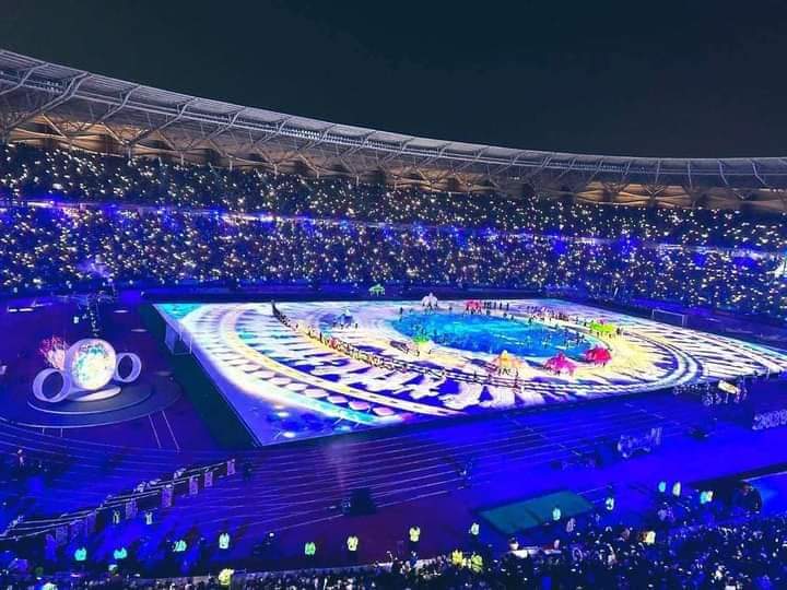 qa95u's tweet photo. #كاس_الخليج
#هنا_العراق #هنا_البصرة
افتتاح #خليجي_25 في العراق وتحديدا البصرة كان عرضا #مبهرا وعظيما في تنظيمه https://t.co/wOaCJi7IKd
