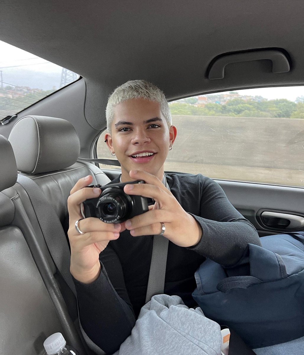 ola sou fotografo posso faze um ensaio nua seu