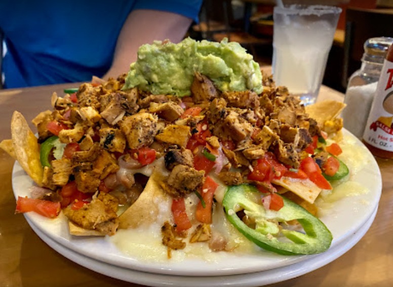 "Great food and drinks -- I've never had a bad order or drink from here! Great place to watch the games!"
Thanks for the 5 stars on Google, Del L.! 🔥