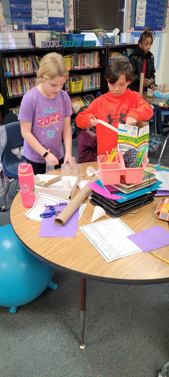 teachmom's tweet image. Building devices that make 3 different pitches after learning about sound waves, vibrations, pitch, and volume. #limitlesslearning #VPpride #surfacedeeptransfer @ValleyParkSD