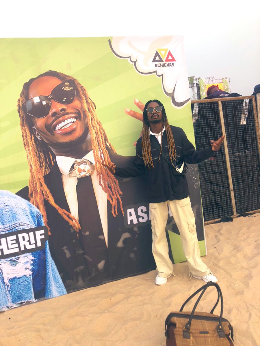 mrmouthpoint's tweet photo. Asake of IB Meets @asakemusik tonight!
#beerwithusfestival #achievas #landmark https://t.co/4m6X7hpunx