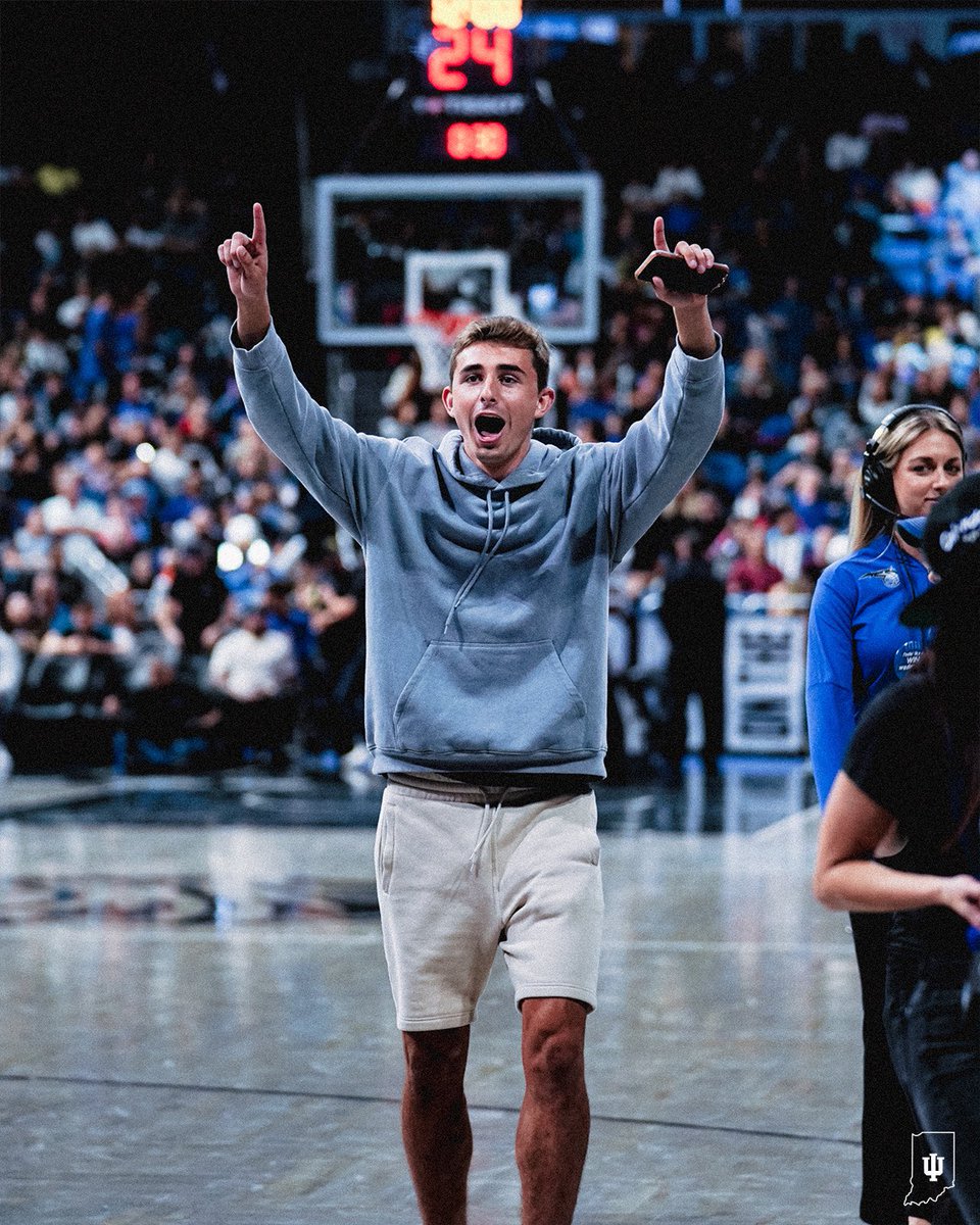 IndianaMSOC's tweet photo. Joey has ice in his veins! 🥶

📸/🎥 @OrlandoMagic | @jmaher68 https://t.co/bPeCutwwak
