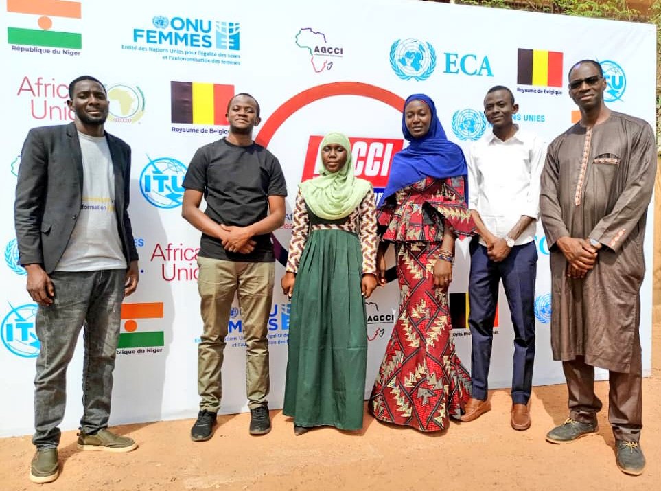 #AGCCI🚀
Former 5⃣0⃣ jeunes filles👩🏽‍💻👩🏼‍💻 sur deux(2) semaines en #Coding 💻&amp; #DigitalLiteracy🤖 est juste extraordinaire 🥰😍🔥. 

Congratulations🎉🥳👏 chers Formateurs #AGCCINiger.

#Niger #DigitalNiger