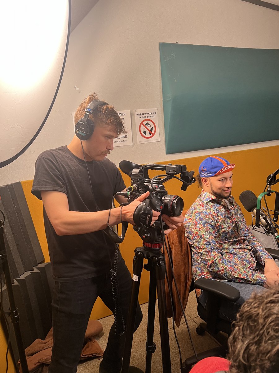 🎥 Behind the scenes in Portland with producer/directors Linus Unah and Buddy Terry (both '23) filming their thesis documentary about the lasting impacts of Oregon’s non-unanimous jury system.
