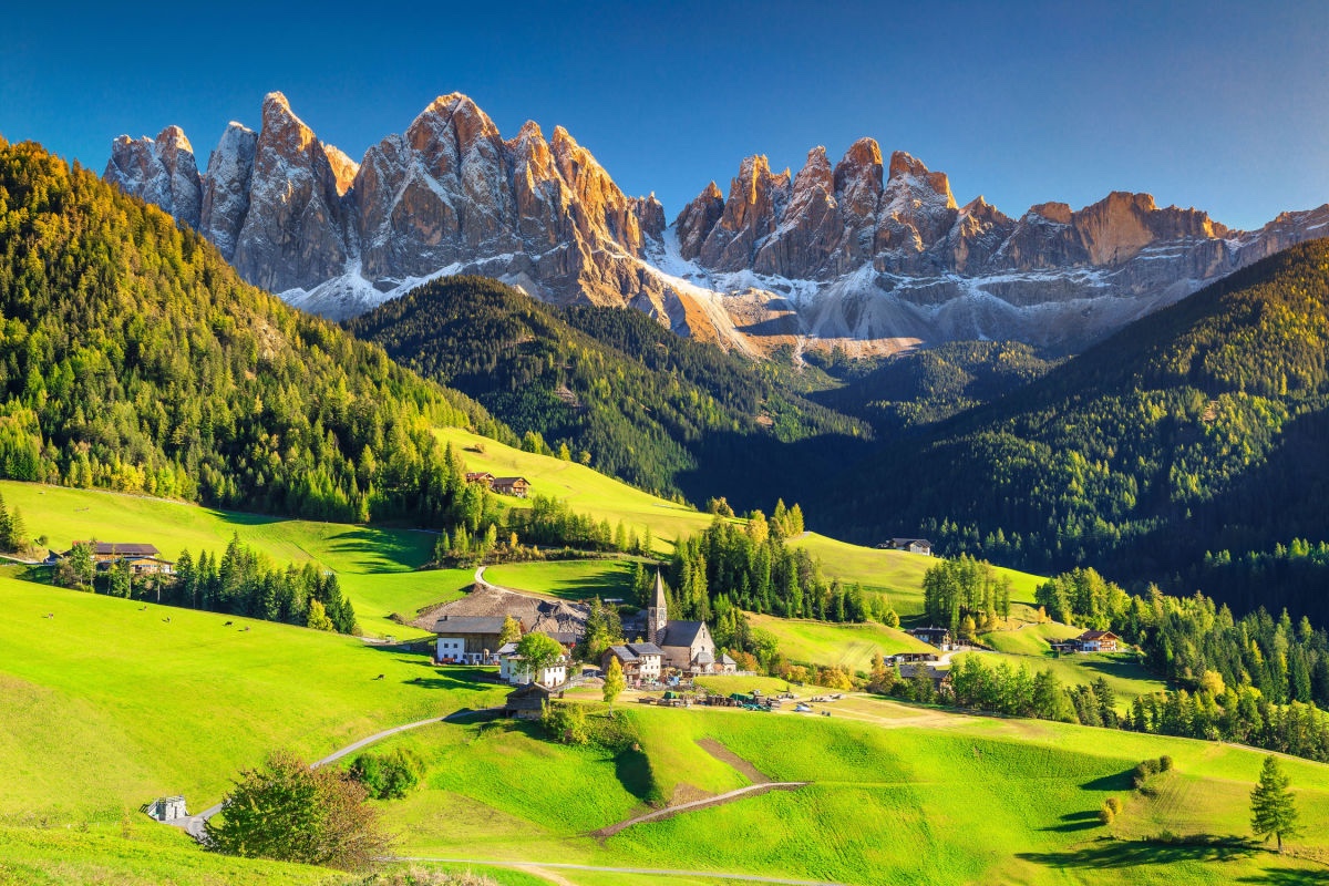 MelanieHanser's tweet photo. If you're looking for travel inspiration in 2023, here are 5 unique places for your bucket list that are some of the most popular on TikTok.

 https://t.co/CuyouuB2mM https://t.co/O74VPnY0nt