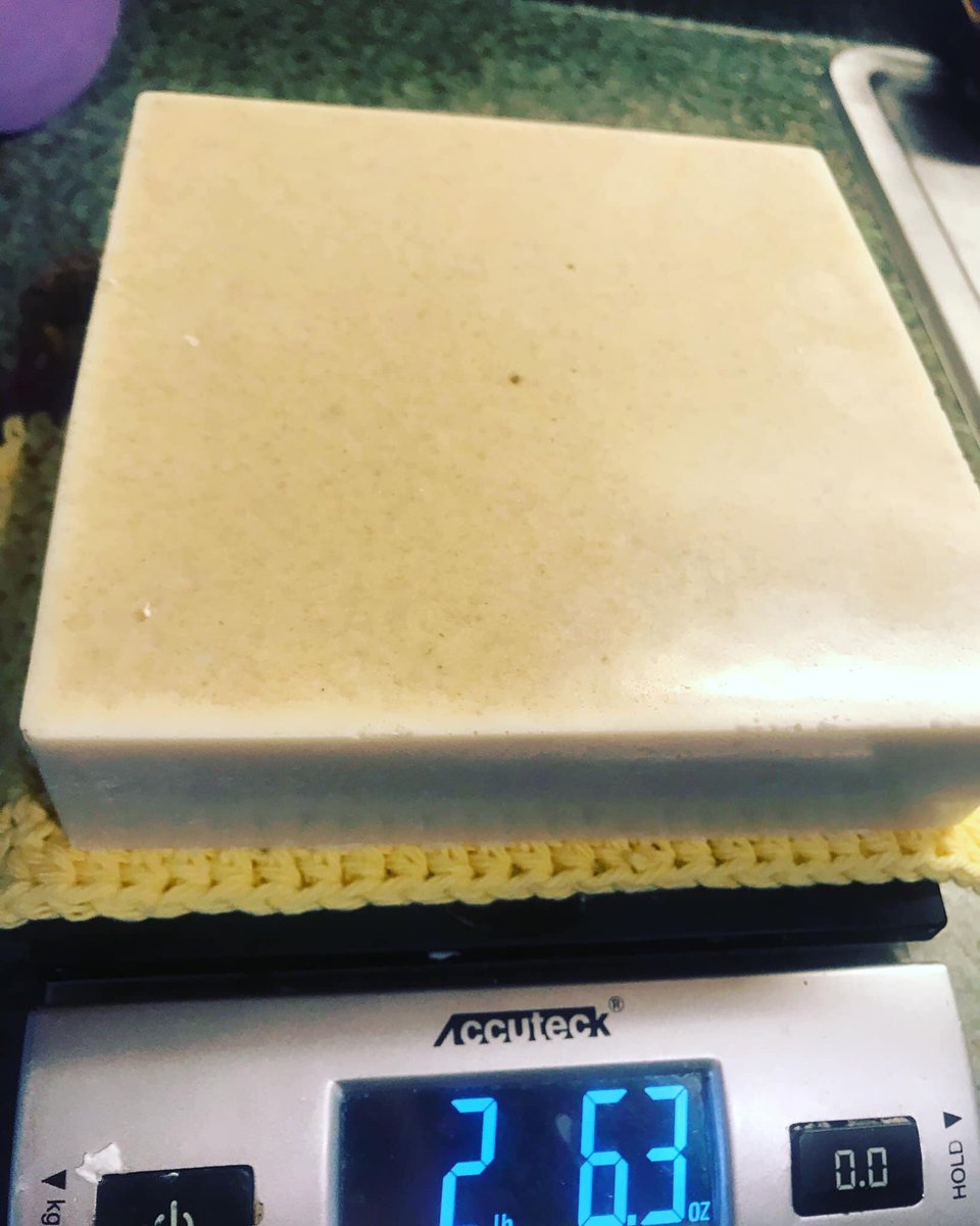 srnorganics1's tweet photo. Cat’s authentic made from scratch organic palm oil free colloidal oats melt and pour soap base 
#summerrainesnaturals 
#soapbase
#collodialsoapbase https://t.co/N0Da0w2Y0t