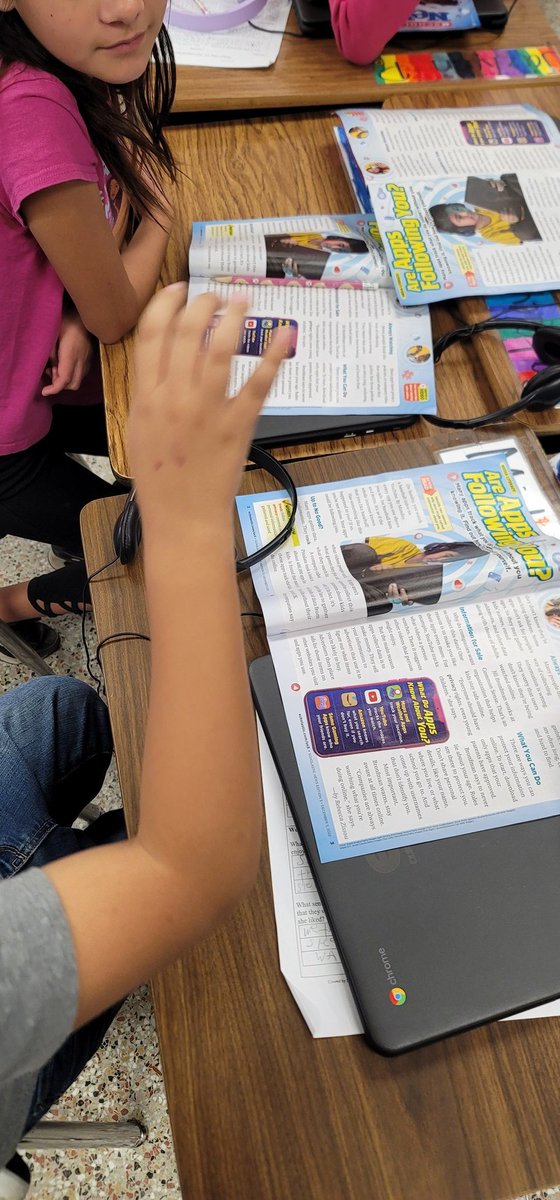 JuanNav1217's tweet photo. Today, my students read an article in @Scholastic News and created their own anchor chart with a summary of the text. Students took away the skill of summarization as well as important safety measures when using online apps. @GoliadGrizzlies https://t.co/1pKS9zc0Yc