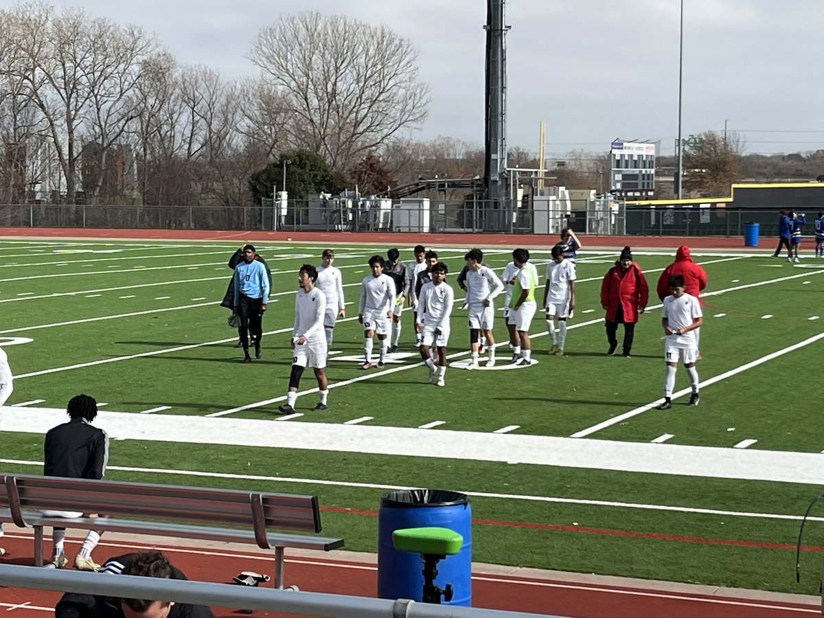EricaMo1212's tweet photo. @ChisdSoccer @CHLonghorns @RecruitTheHill1 #TTHL ⚽️🤟🏻 https://t.co/agvIwjUhaB