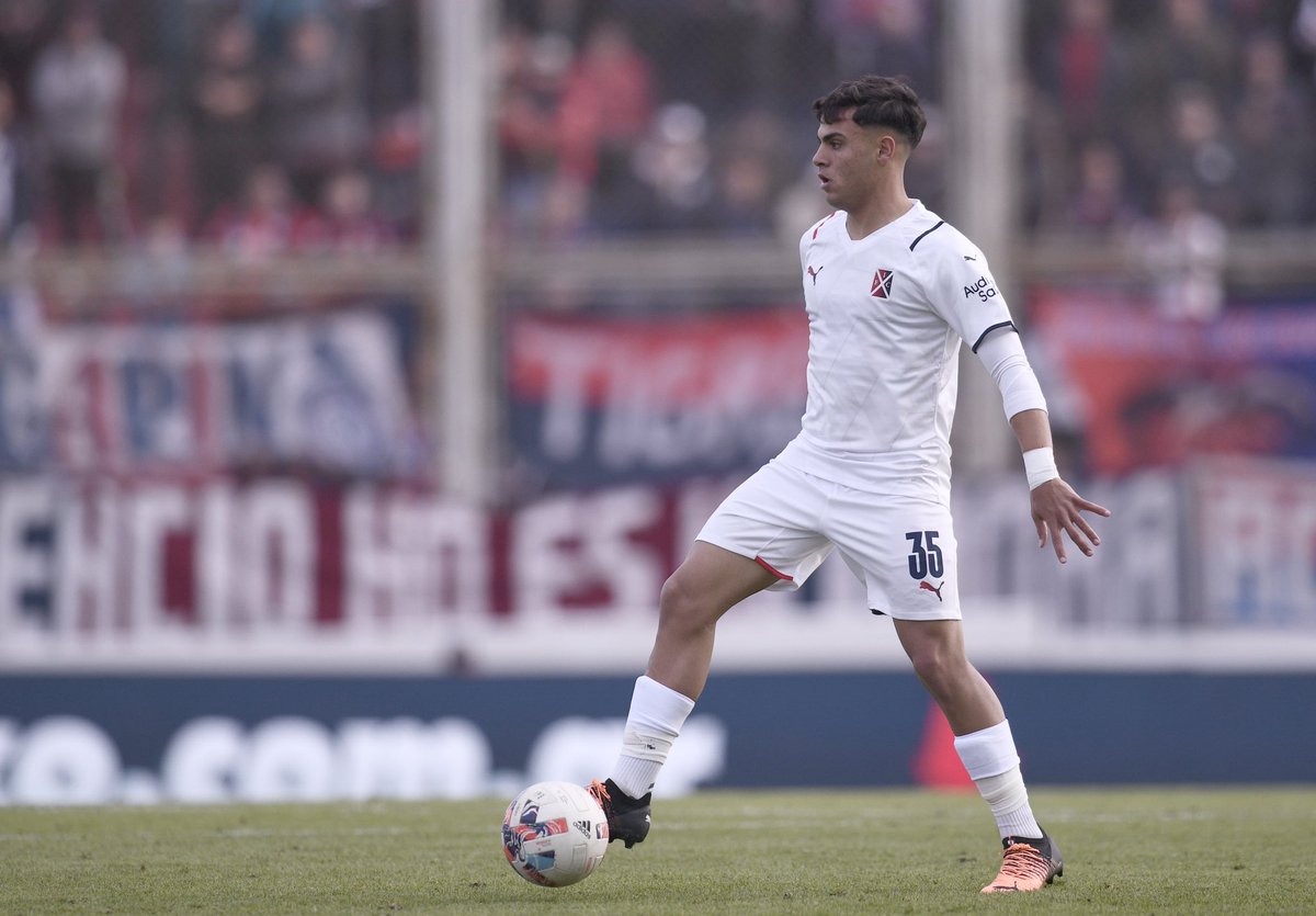Mati_Martinez's tweet photo. 🛑 MERCADO | #Benevento 🇮🇹 no envió la oferta por Toto Pozzo.

📌No está caído, pero ya no lo esperan más.

📌A esta hora esperan que aparezca otra propuesta de Europa.

🇦🇷 También lo quiere un equipo de Argentina. https://t.co/SRO0FhyZYo