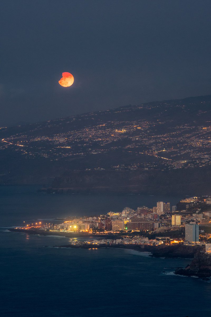 shotbynau's tweet photo. Hoy es Luna Llena, la primera del año, y con ello quiero compartir algunas de las mejores imágenes que he podido tomar a lo largo de estos últimos años. https://t.co/kmrTu0mNxu