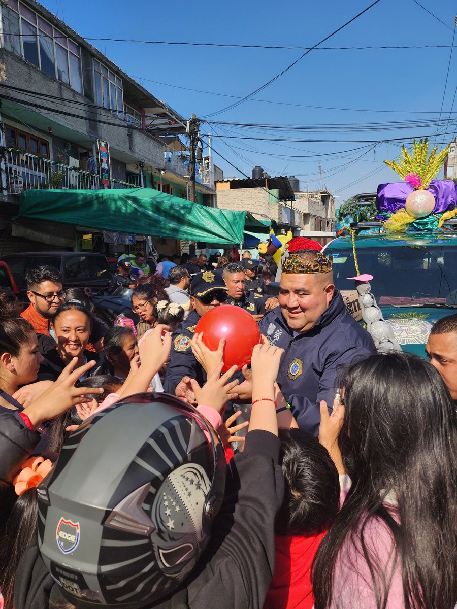 alanrubenap47's tweet photo. Reyes Magos, Reyes Policias
SSC de la CDMX, Zona Sur 
@OHarfuch 
@jefaAndromeda 
@JefeUrano https://t.co/0iFwWpbsHJ