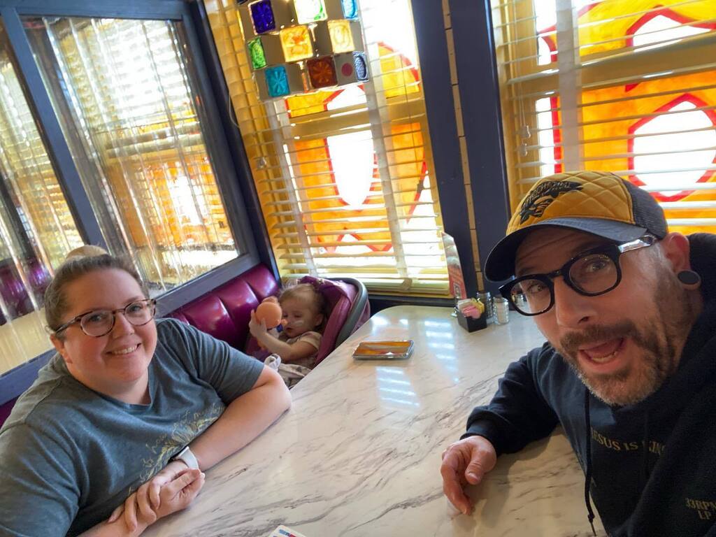 teddyballgamebb's tweet photo. Super rare sighting of us at a restaurant! We snuck in a lunch date in between Violet’s Doctor appointments and picking Walker up from school #miragesyndrome #gtubebaby https://t.co/rUeKOs1uXS