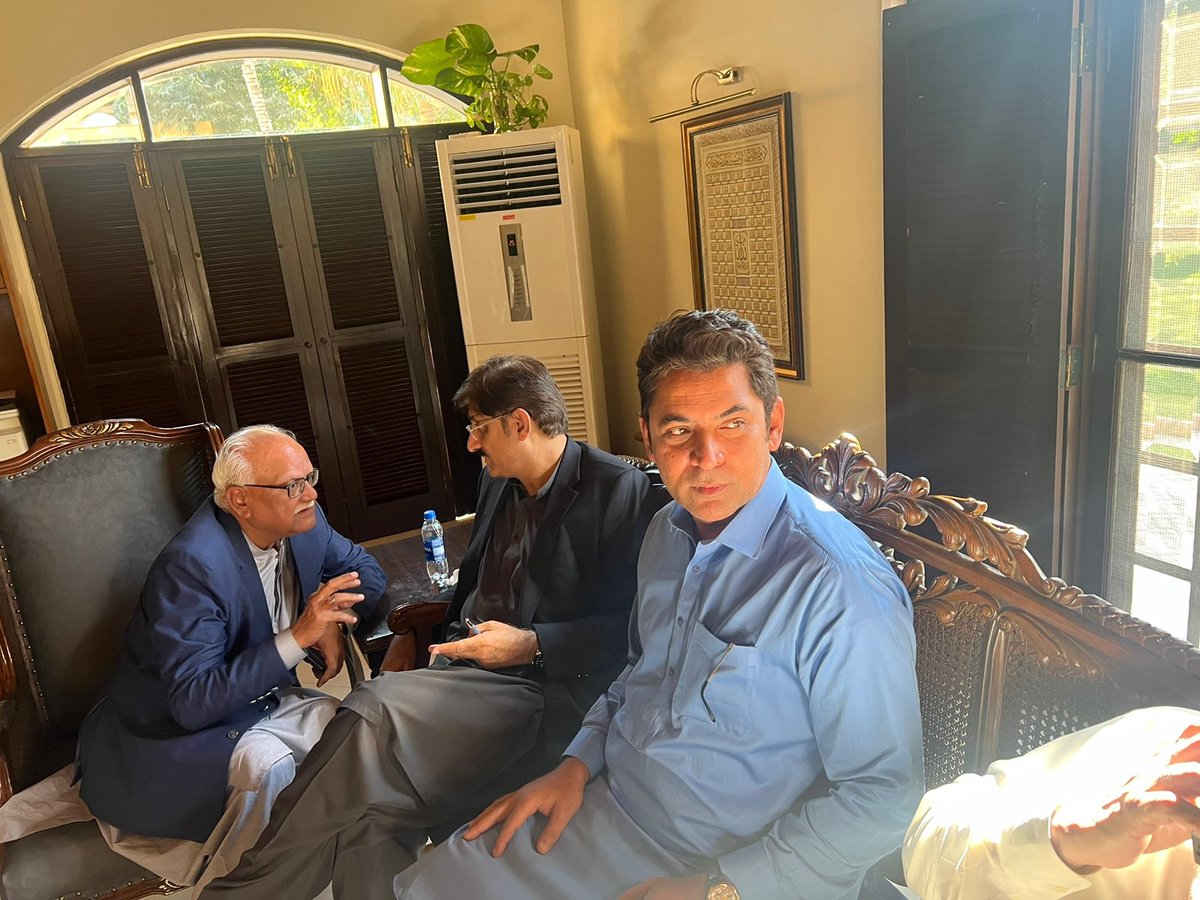 muhammadasif_3's tweet photo. وزیراعلی سندھ سید مراد علی شاہ اور سینیٹر وقار مہدی کے ہمراہ چیف منسٹر ھاؤس میں۔

@BBhuttoZardari @MuradAliShahPPP @WaqarMehdiPPP1 https://t.co/Q4M6EvKDJV