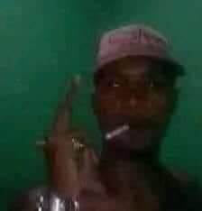 lesbkzim's tweet photo. @miottokkj ta falando comigo porra https://t.co/baAzIQV59K