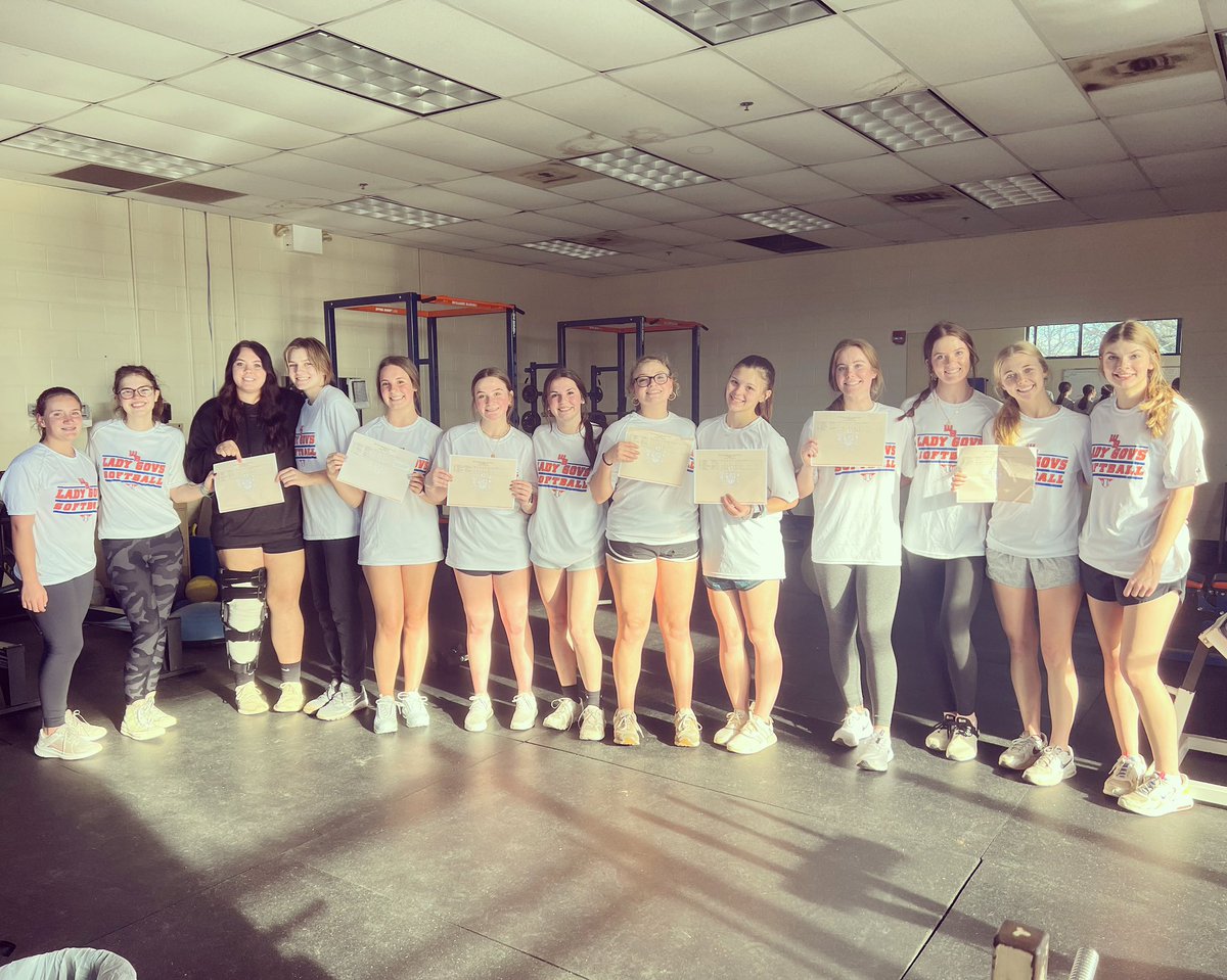 Finished Semester 1 with a 3.75 TEAM GPA!!! 63 of the 80 classes amongst these girls were A‘s. Many of these classes include AP, Honors, Duel Enrollment, and Clinicals. So proud of their ability to balance school and softball. Way to represent! 🧠💙🧡🥎 <a href="/WBHSGovs/">WB Athletics</a> <a href="/WBHSGovernors/">William Blount</a>