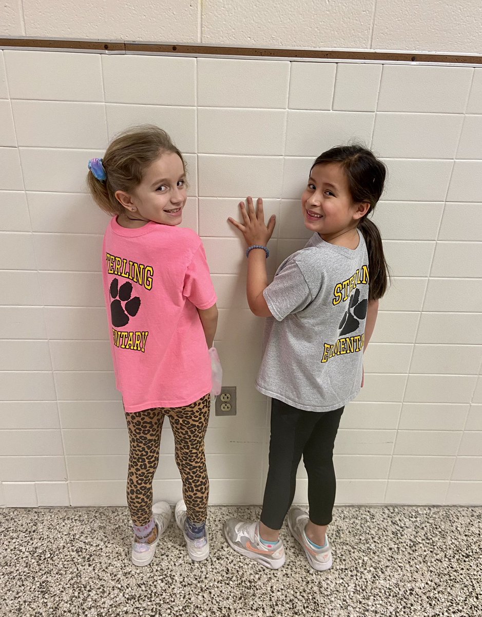 MrsMooreIn3rd's tweet photo. Inside Out/Backwards Day with a splash of school spirit!! @SterlingElem https://t.co/cXAFdRxOHd