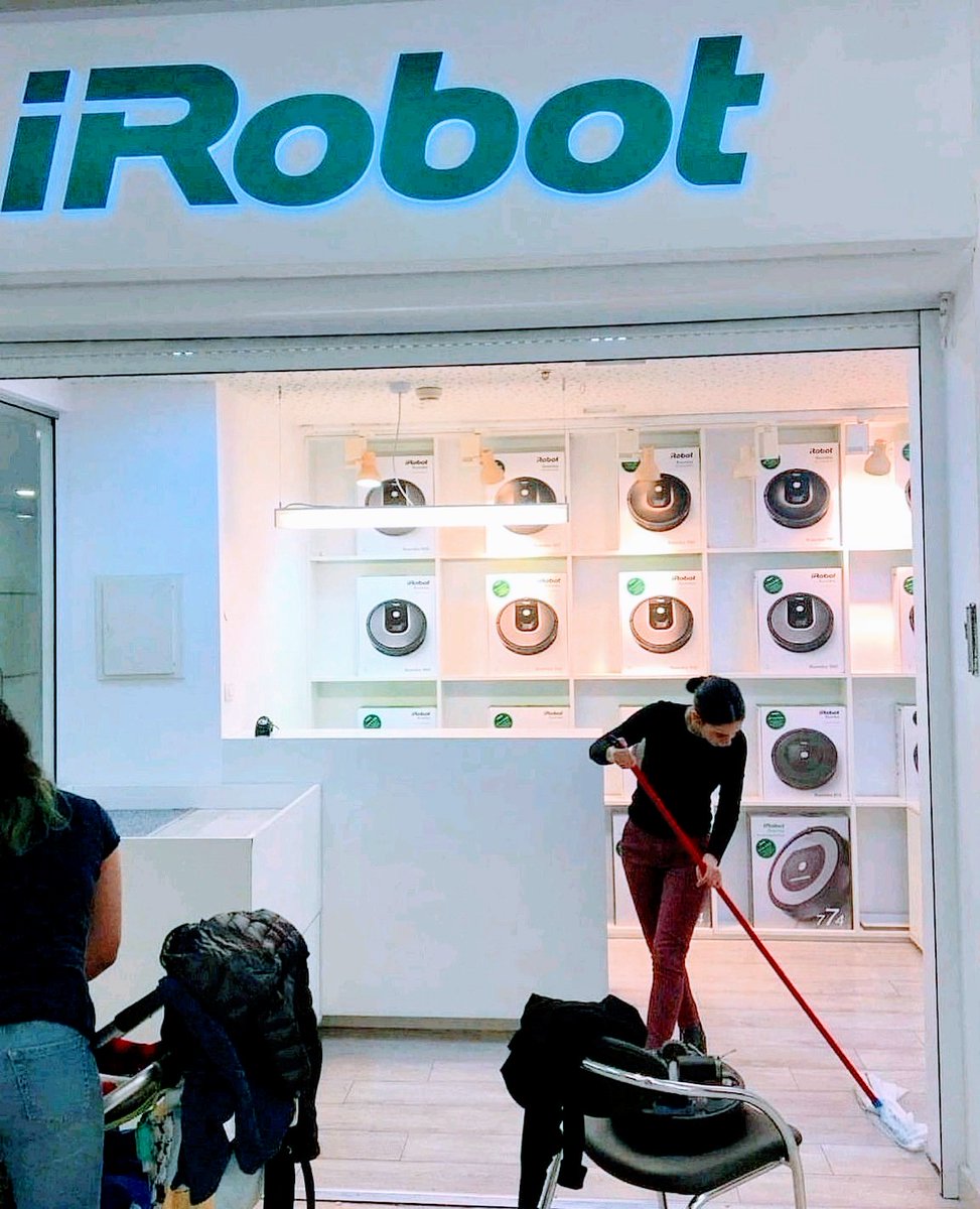 Techknackchnl's tweet image. The Irony!

#tech #techjokes #lol #techknack #knack #irobot #Robots #roomba #Irony #theirony