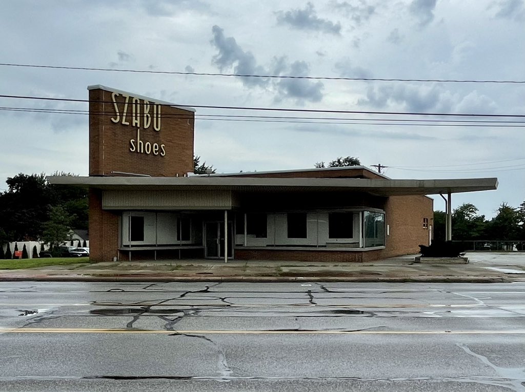 JoshLipnik's tweet photo. Szabo Shoes
Rocky River, OH https://t.co/LpeeuNrttE